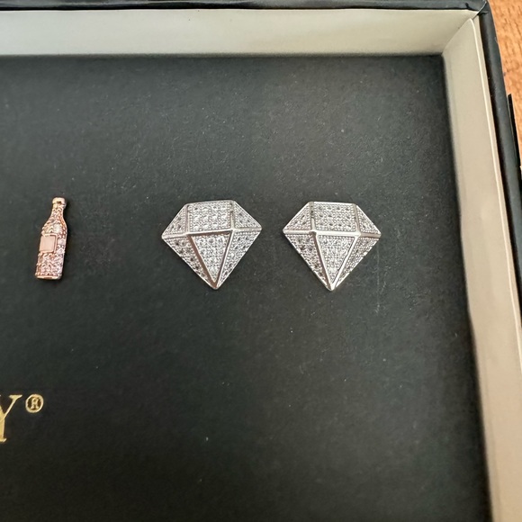 Set of 4 stud RBP Earrings - Picture 4 of 4